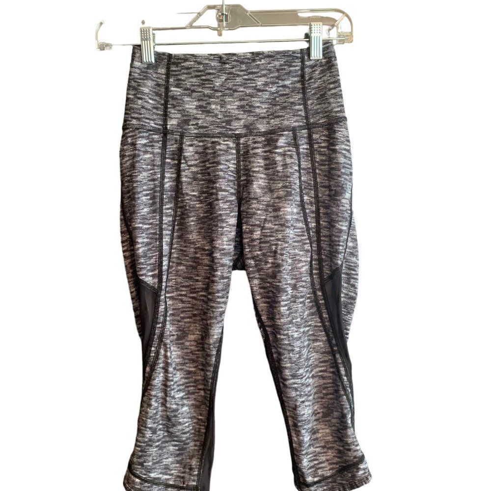 lululemon Black, White & Gray Leggings Size 4